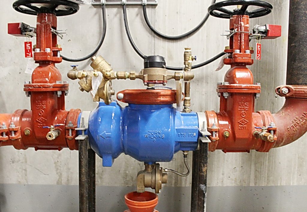 Reduced-pressure backflow preventer on a commercial water main in Ottawa